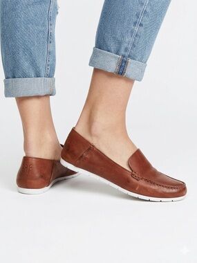 FRYE Sedona Slip-On Leather Flats - Size 8 - Classic Venetian Loafer